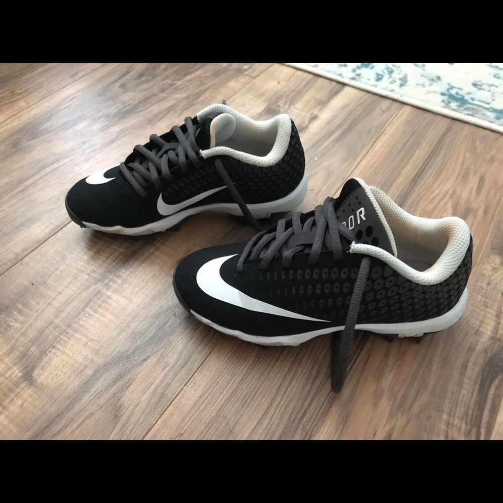 Nike baseball cleats kids sz 1